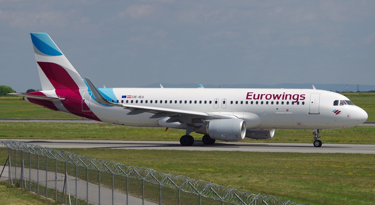 ew_a320_oe-ieu